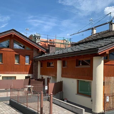 Casa Vacanze Anais Nus Ngoại thất bức ảnh