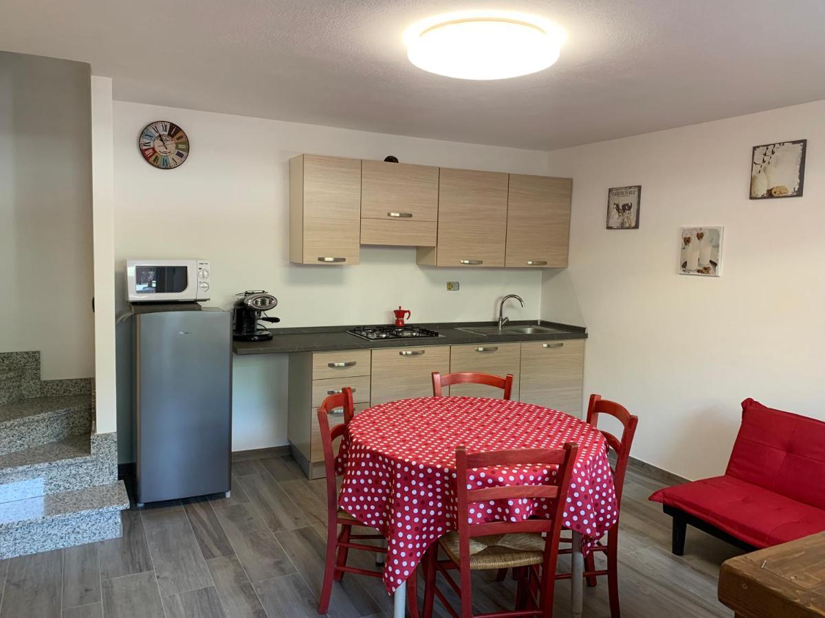 Casa Vacanze Anais Nus Ngoại thất bức ảnh